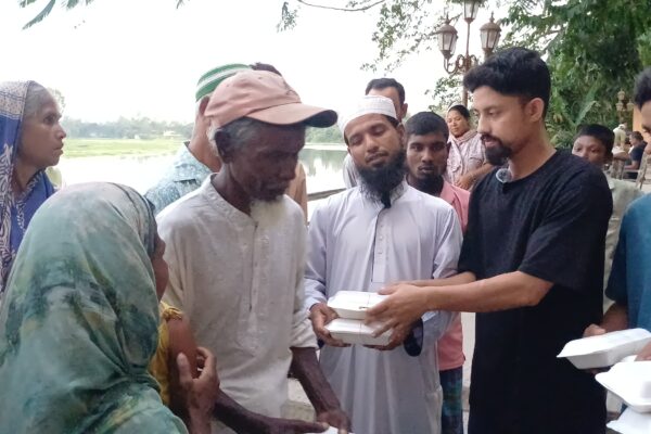 দেওয়ানগঞ্জে খালেদা জিয়ার জন্মদিন উপলক্ষে দোয়া ও খাবার বিতরণ
