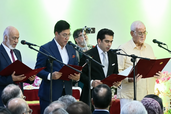 মন্ত্রিসভায় নতুন চার মন্ত্রী, শপথ নিলেন মঈন খান-পার্থসহ চারজন