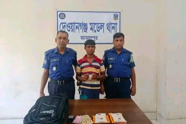 দেওয়ানগঞ্জে ৪০ লাখ টাকার হেরোইনসহ যুবক আটক
